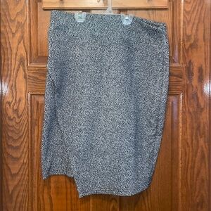 Black and white speckled pencil skirt